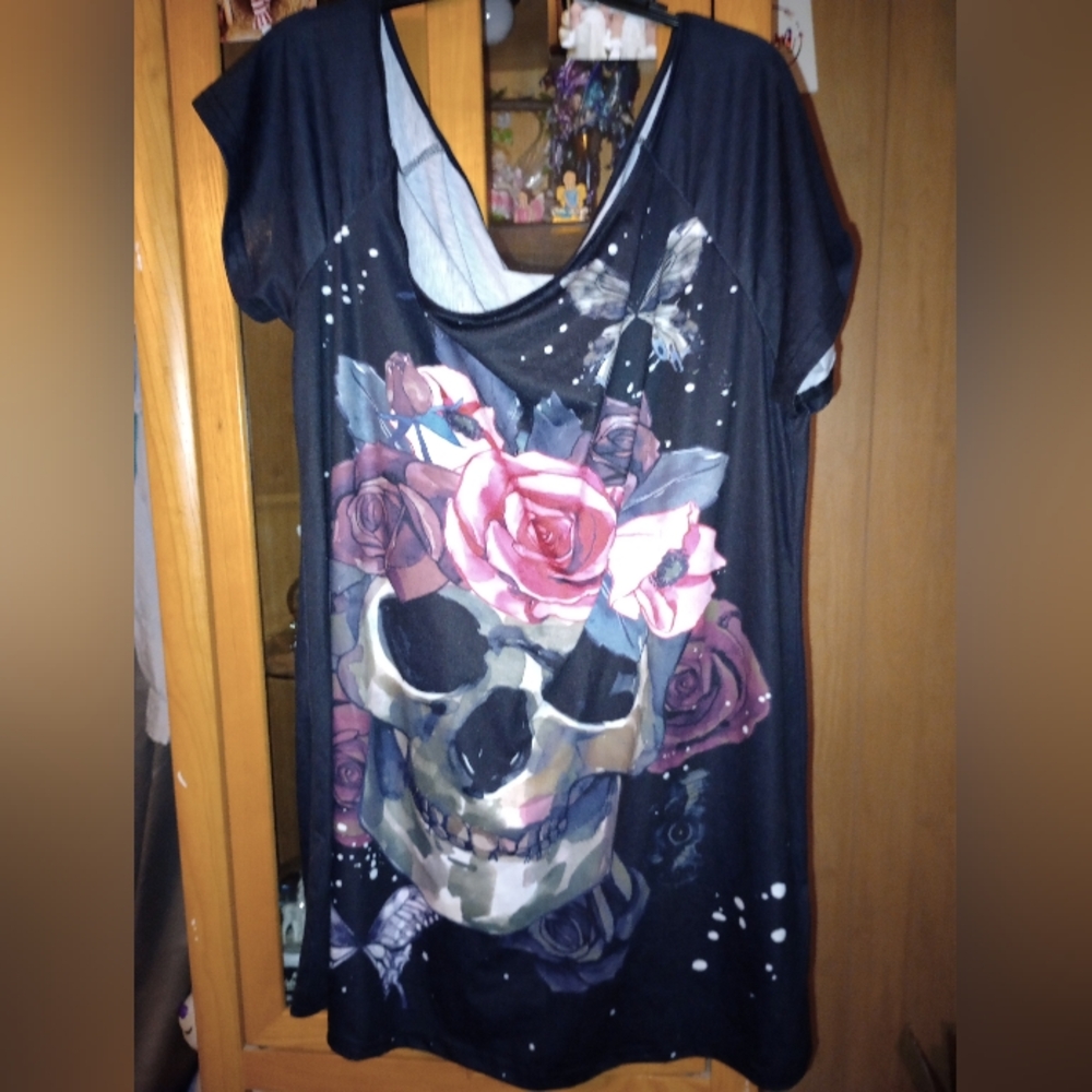 Black Floral Skull Graphic Tunic Top